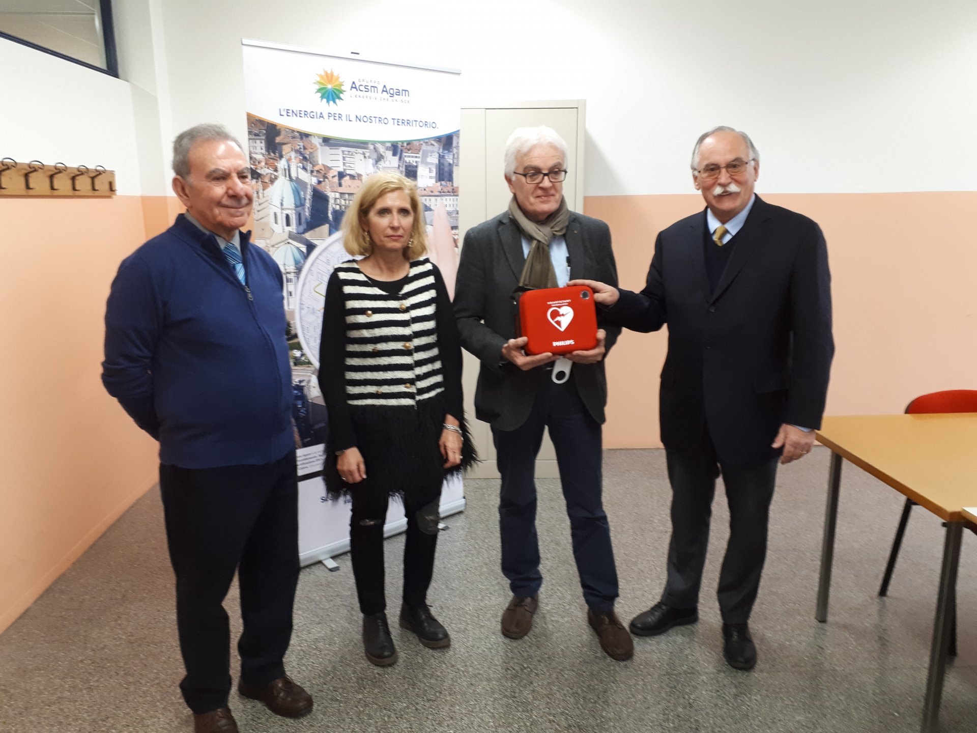 Defibrillatore Donato A Scuola Prima Como