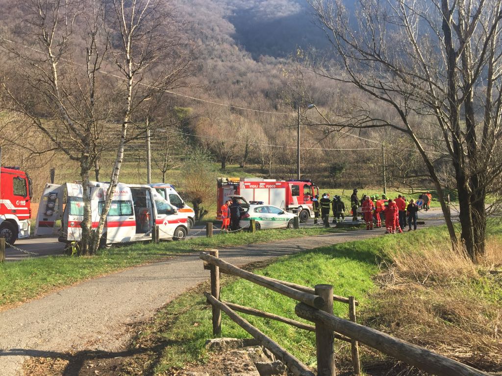 Incidente A Canzo Si Ribalta Un Motocarro FOTO Prima Como