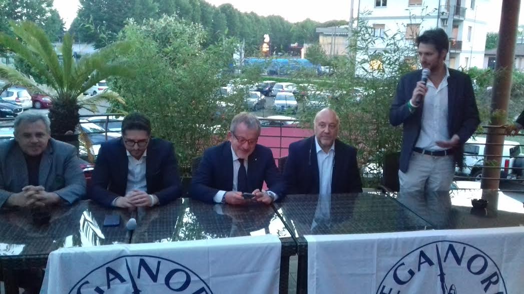 Roberto Maroni a Cantù per lanciare Arosio. LE FOTO