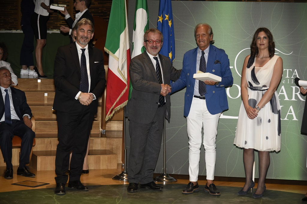 Rosa Camuna: doppio riconoscimento al Lago di Como