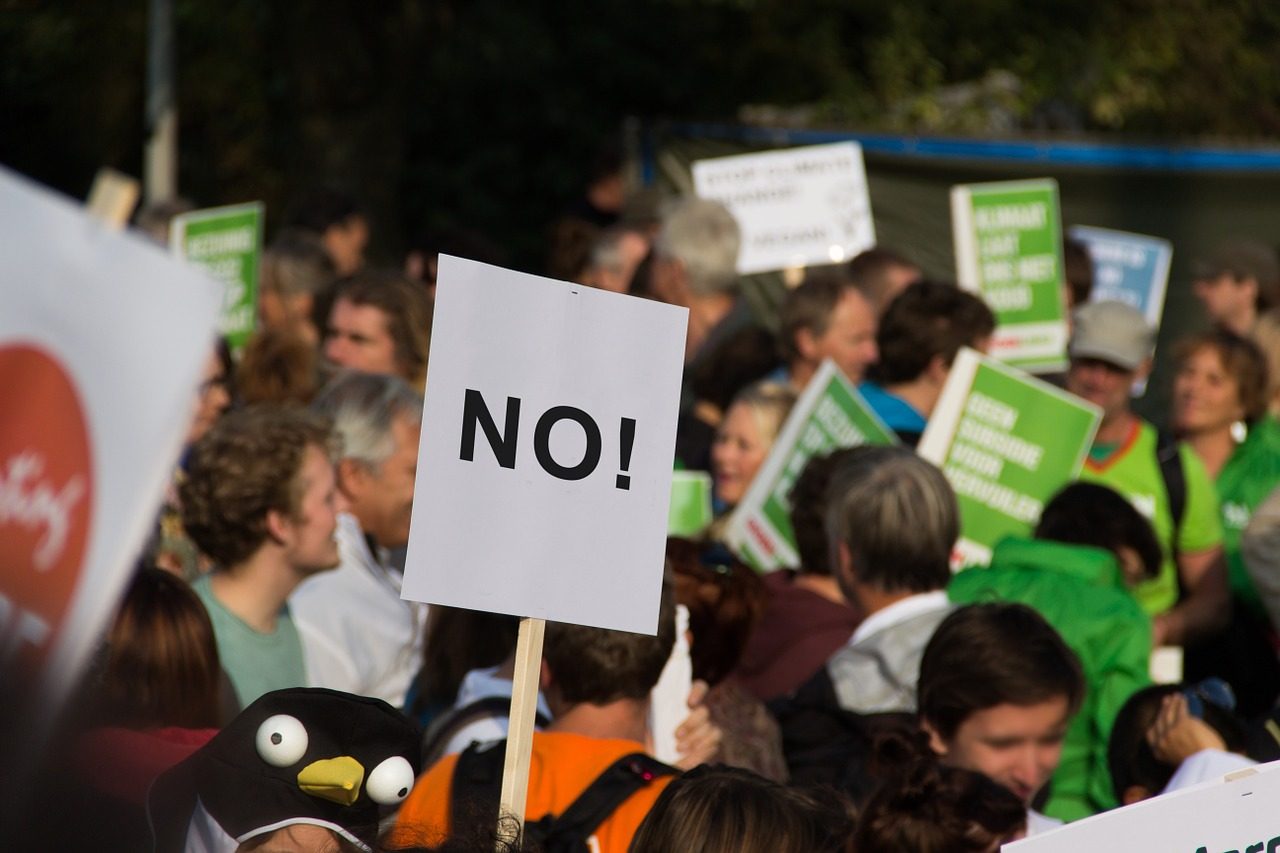 Lavoratori edili in protesta: in 100 partiranno da Como verso Bologna