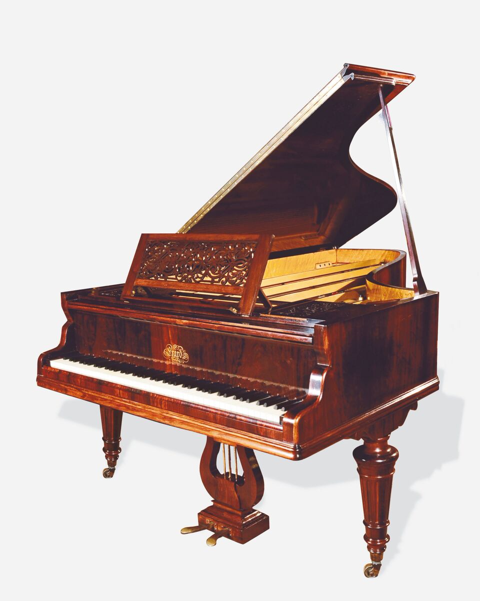 65 Pianoforte a coda Erard, Parigi, 1892