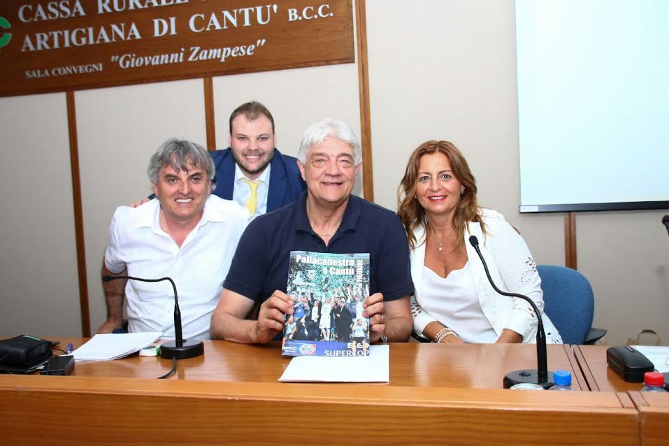 Successo per le figurine del basket canturino: tutti alla ricerca delle introvabili