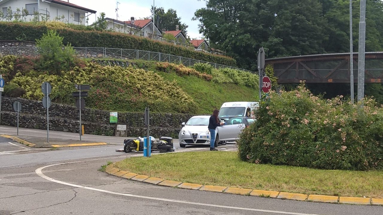 Incidente a Fino Mornasco: ferito il postino. FOTO
