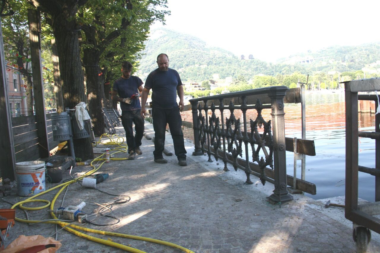 Lungolago di Como: il ritorno dello storico parapetto ottocentesco. FOTO