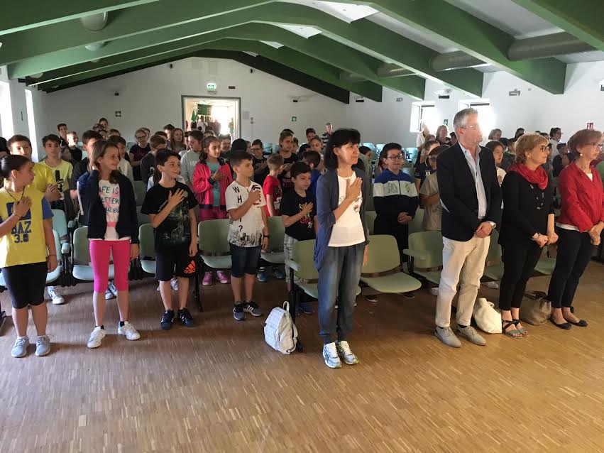 In mostra i disegni degli alunni per gli Alpini