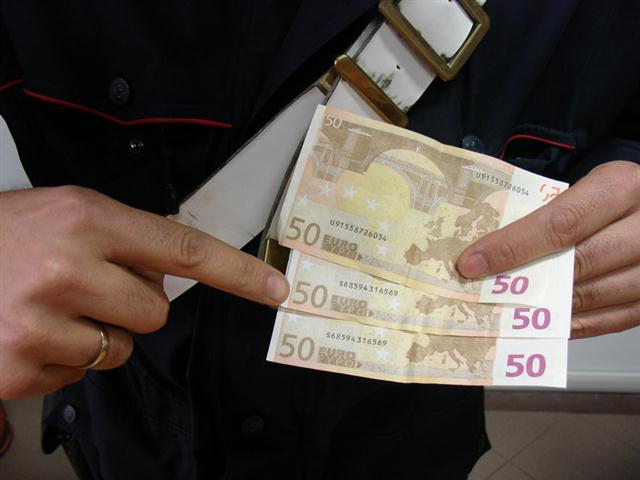Banconote false ad Erba, la denuncia di una commerciante