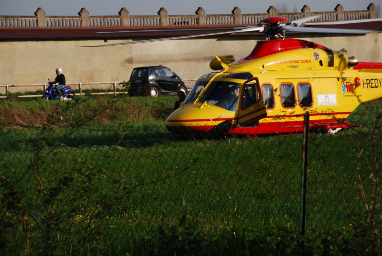 Incidente a Lanzo d’Intelvi, si ribalta un mezzo agricolo