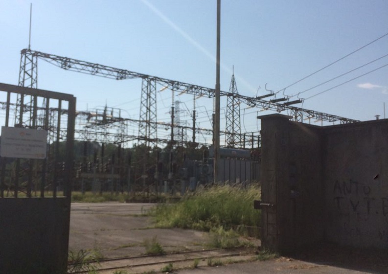 Fumo dalla cabina elettrica, allertati i Vigili del fuoco