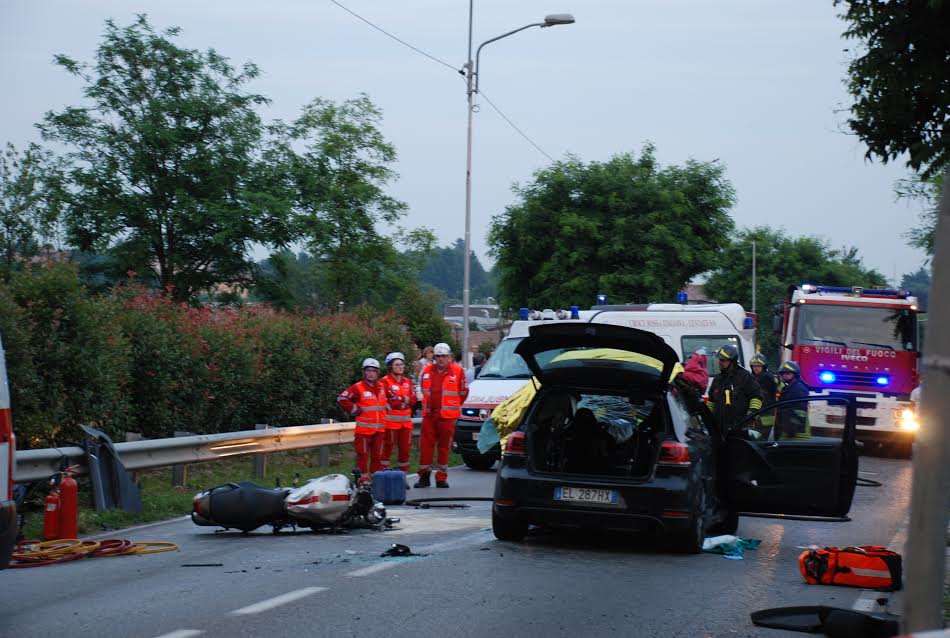 Motociclista morto a Cermenate in un grave incidente
