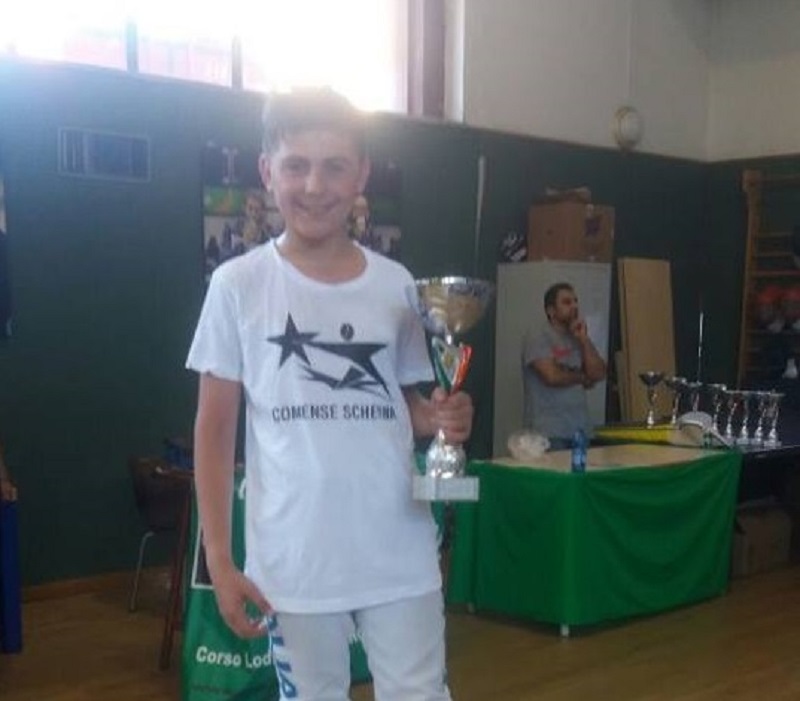 La Comense Scherma con il baby Isaia Napoliltano vince il Trofeo Coni