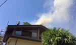 Prende fuoco il tetto di una casa. FOTO e VIDEO