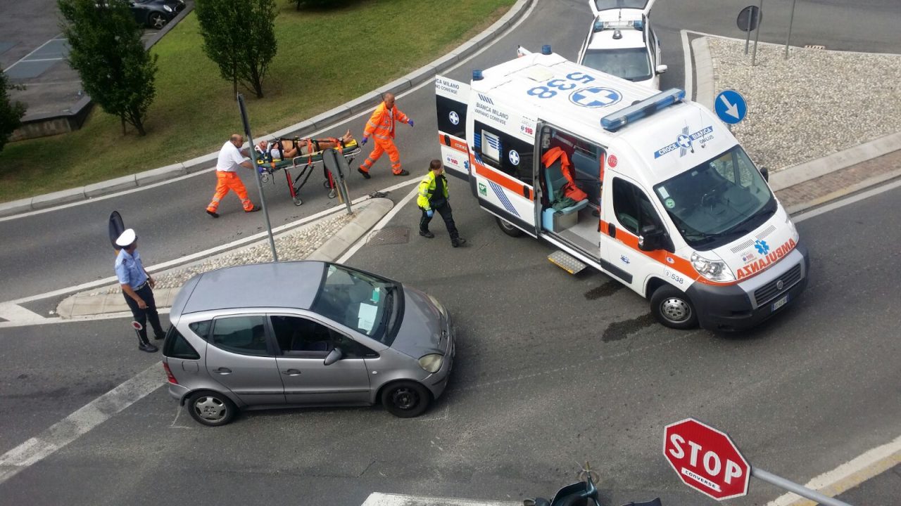 Incidente via De Amicis via San Rocco Mariano ferito motociclista