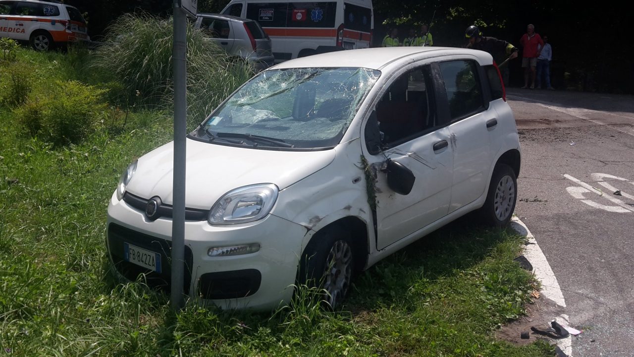Anzano, si ribalta con l’auto: ferita una donna di 68 anni