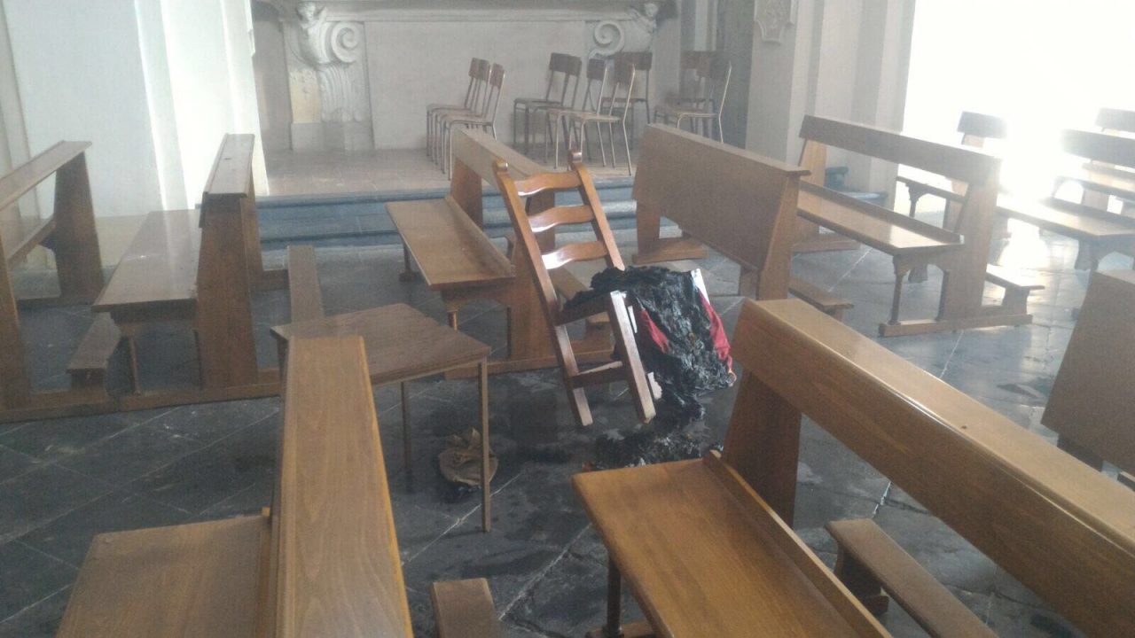 Incendio in chiesa appiccato da un pakistano