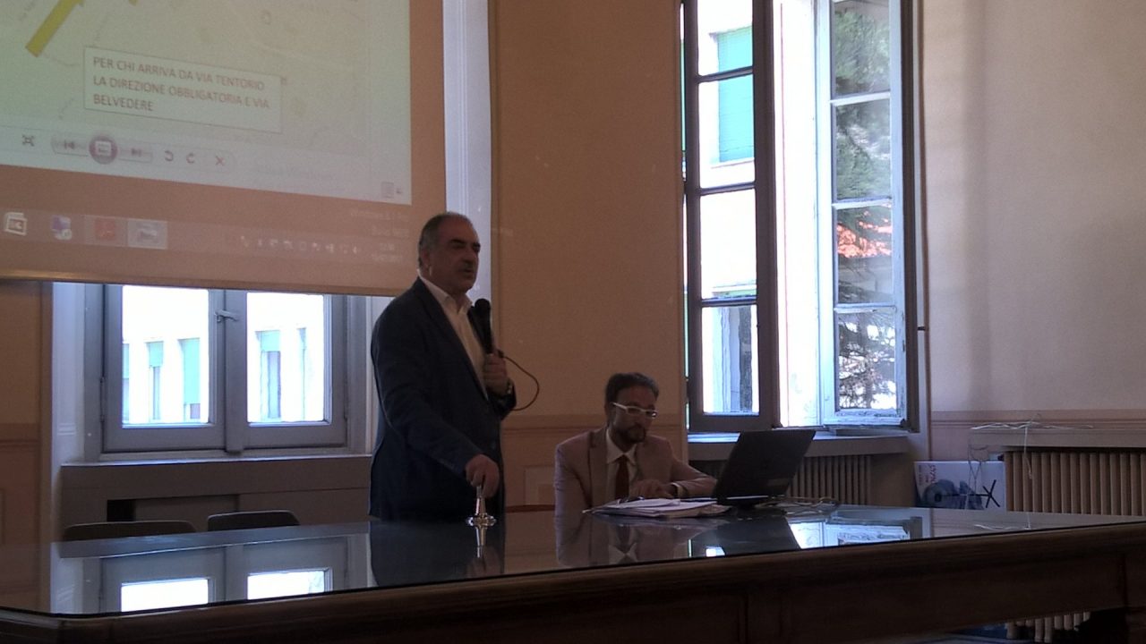 Via Rienza: chiusa per due settimane per un nuovo crollo