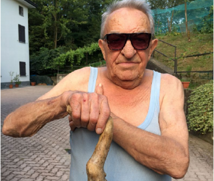 Anziano truffato, ora gira armato di un bastone