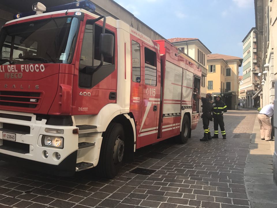 Incendio Menaggio evacuata una famiglia