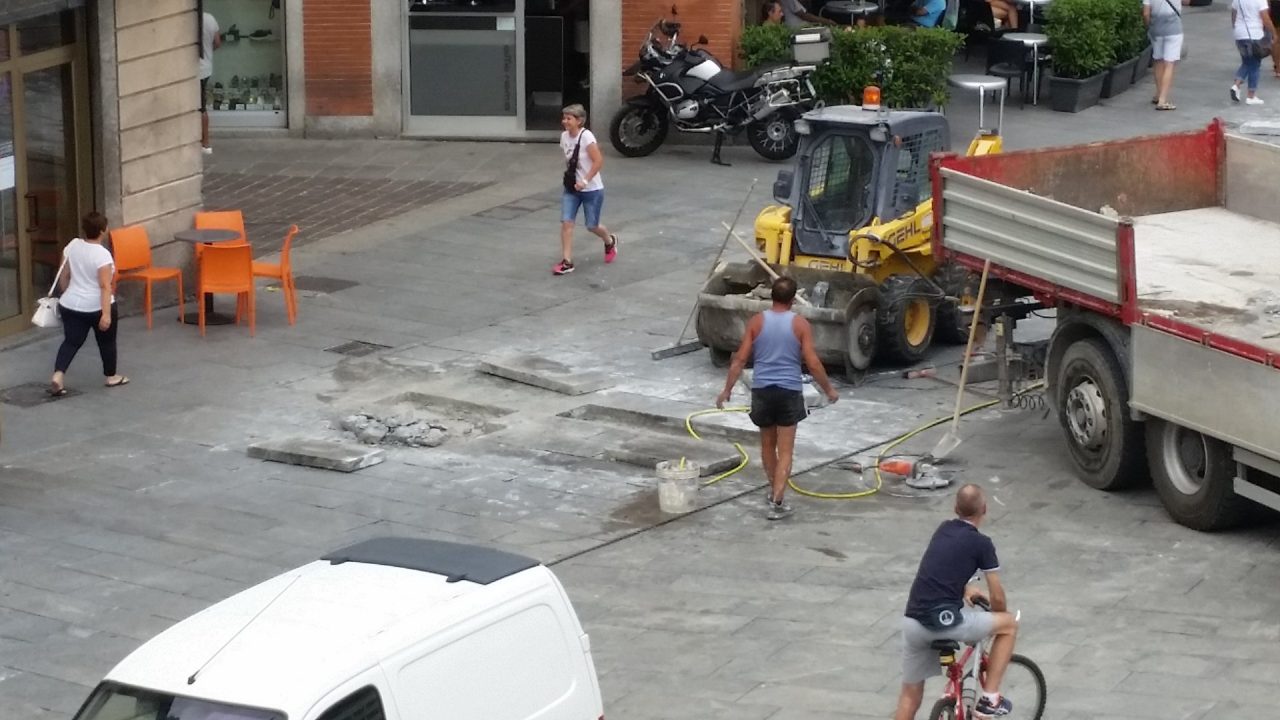 Piazza Garibaldi: proseguono i lavori FOTO
