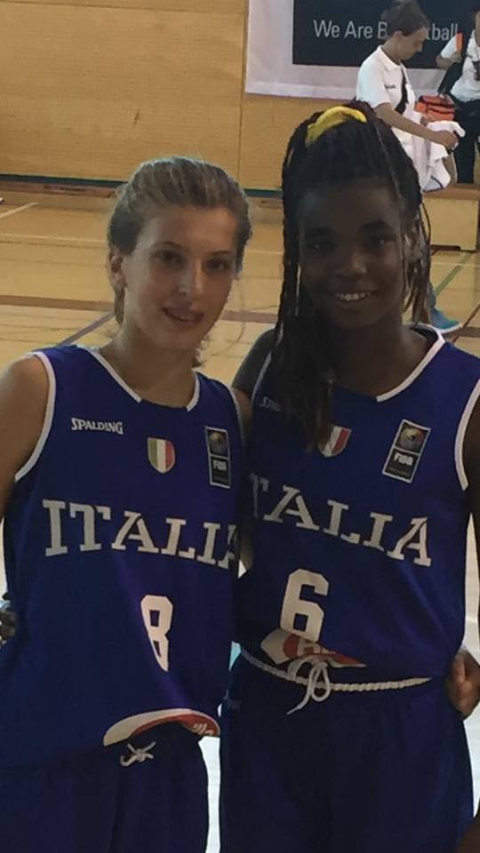 Gloria Ukaegbu con Vittoria Allevi