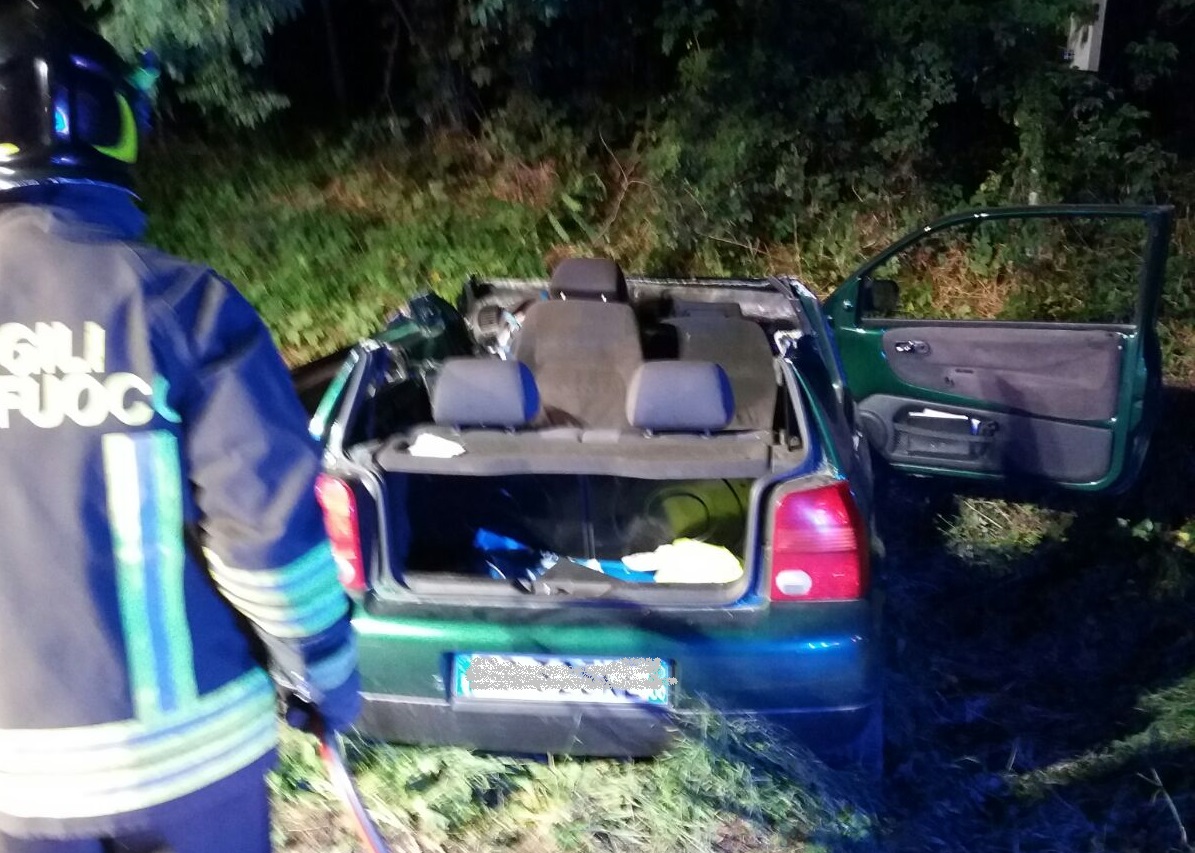 Incidente a Inverigo: due donne estratte dalle lamiere. FOTO