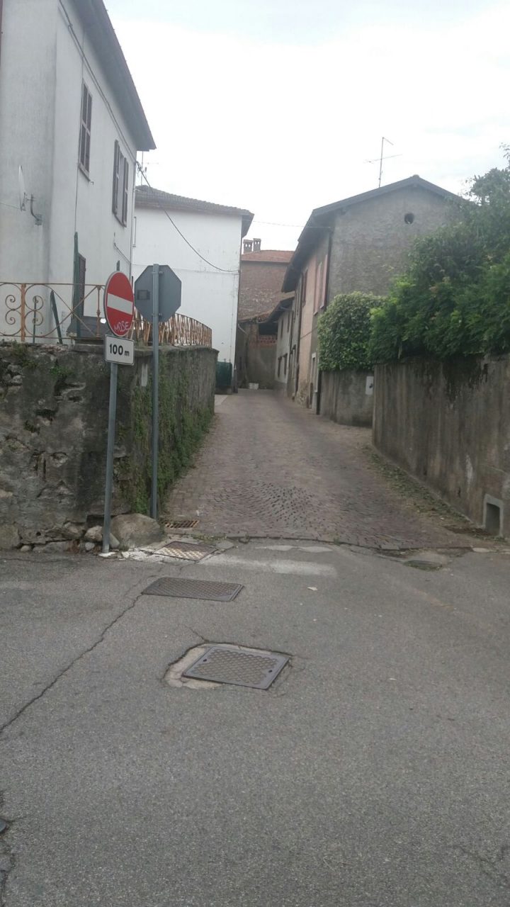Anziana truffata in casa da falsi vigili