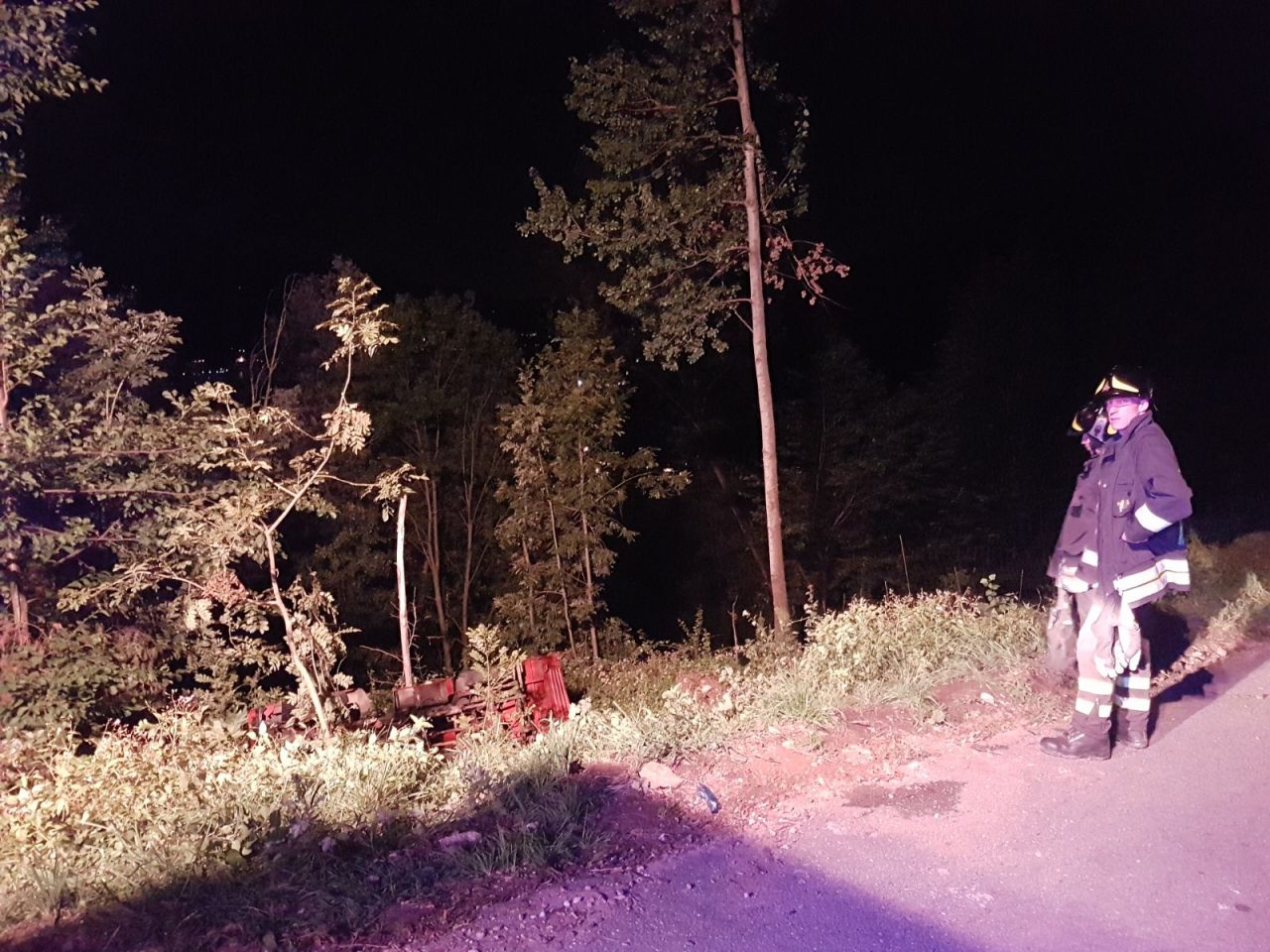 Uomo incastrato nel trattore: l’intervento dei Vigili del fuoco. FOTO