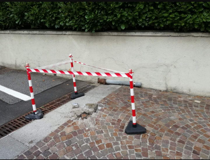 Paletto distrutto a Solbiate: rovinata la piazza