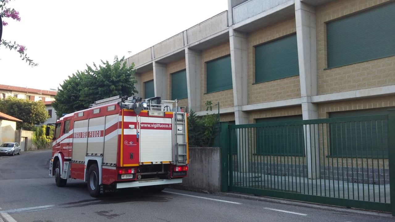 Incendio alla centrale termica di Fino Mornasco. FOTO