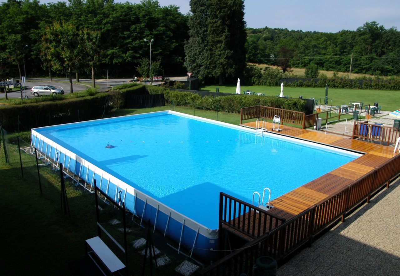 Oggi dalle 18 happy hour in piscina a Olgiate