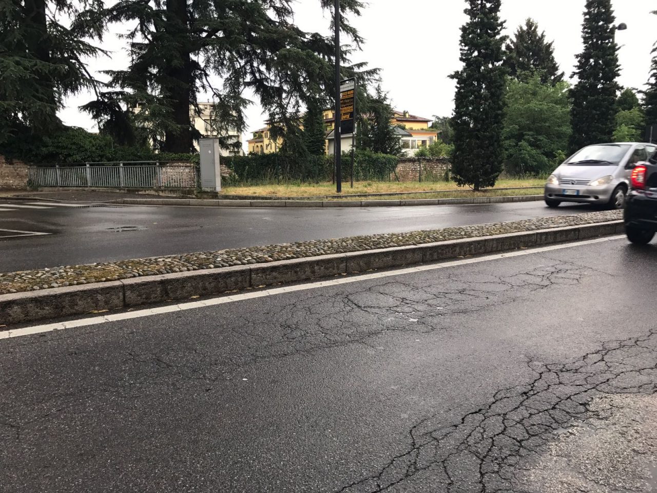 Via i cordoli. I lavori iniziano stasera