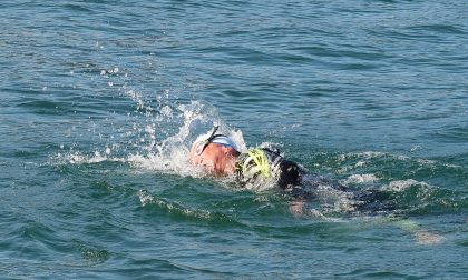 Perde una gamba ma non lo spirito: "E ora mi tuffo in piscina"