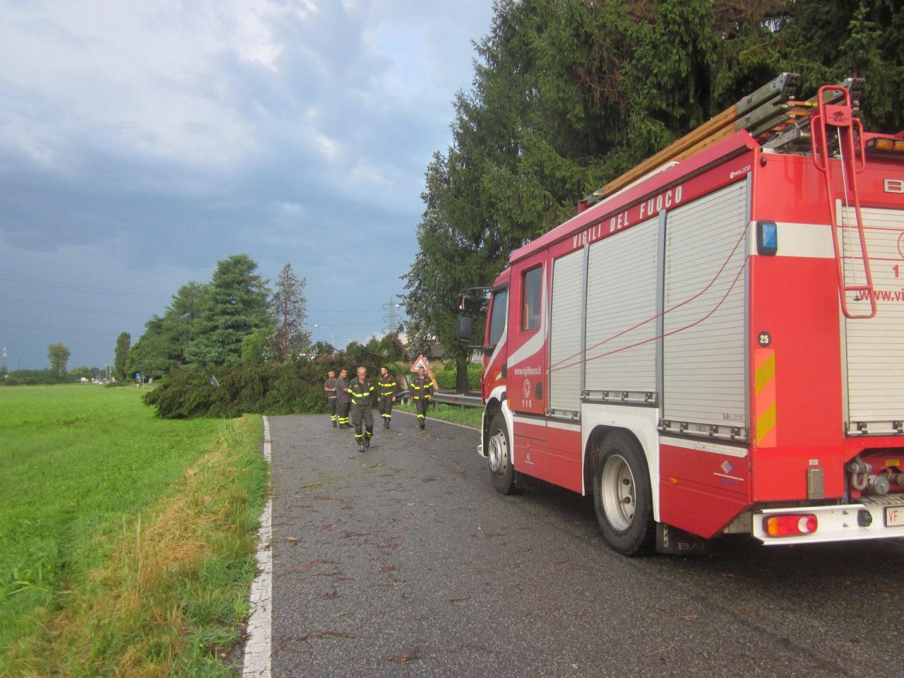 Cade dalla bici nei boschi tra Lomazzo e Bregnano