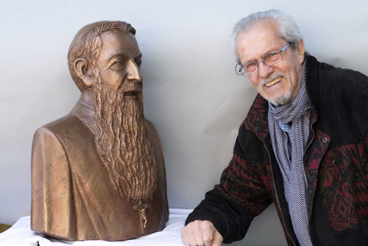Erba, un busto per ricordare Monsignor Aristide Pirovano