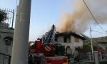 Incendio a Cantù: tetto in fiamme. FOTO