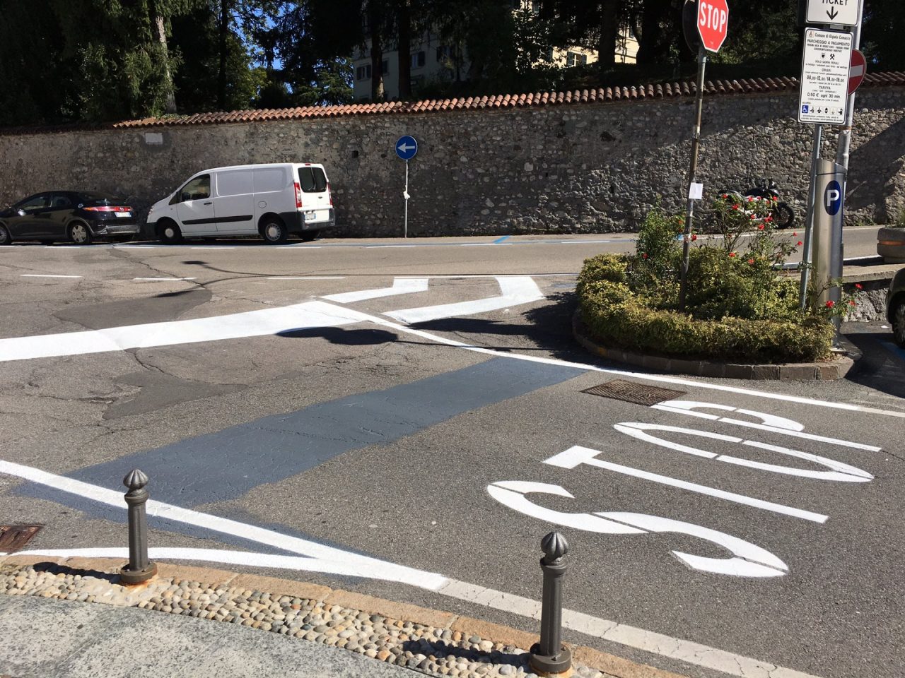 Piazza con più posteggi e sicurezza a Olgiate