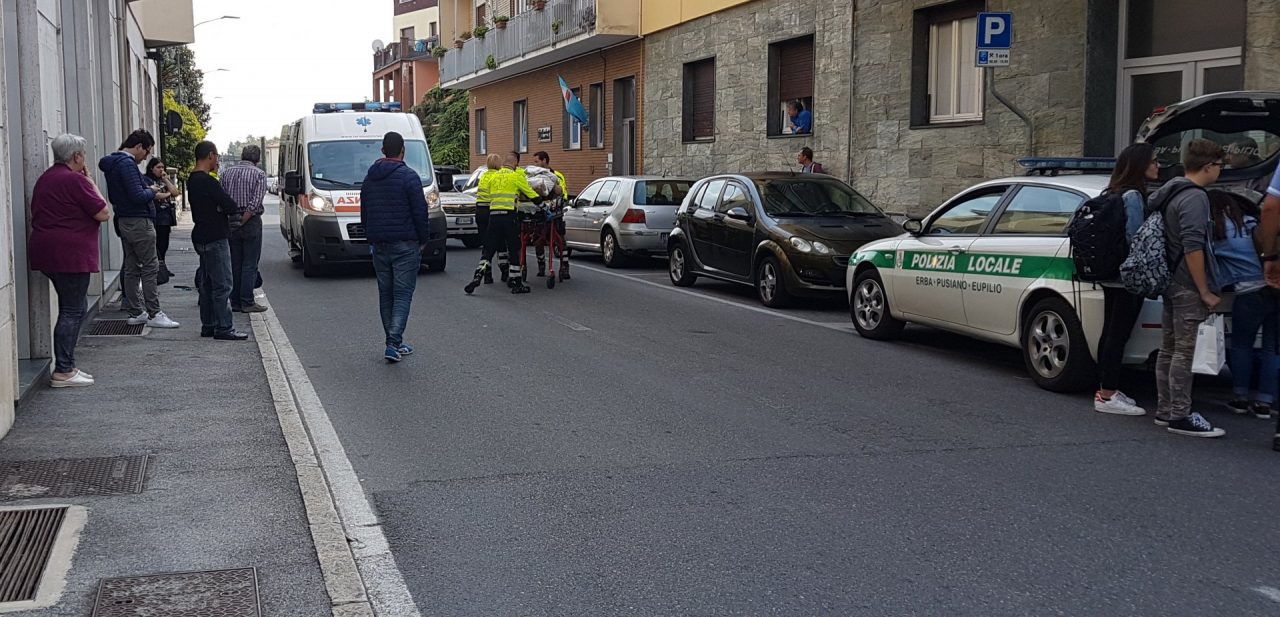 Investe un pedone, poi scappa: caccia al pirata