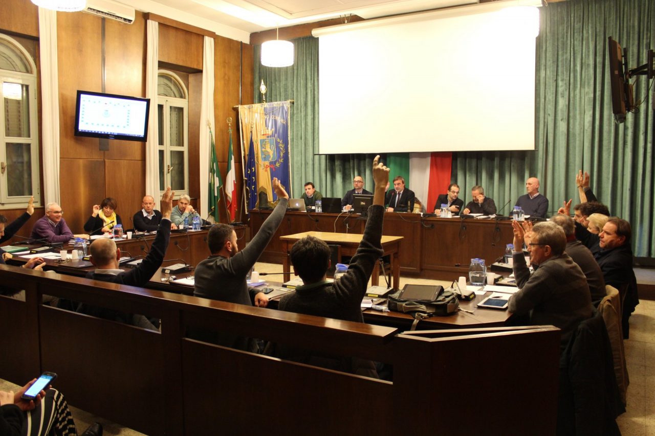 Consiglio comunale a Mariano, caso Crippa: lunedì il verdetto