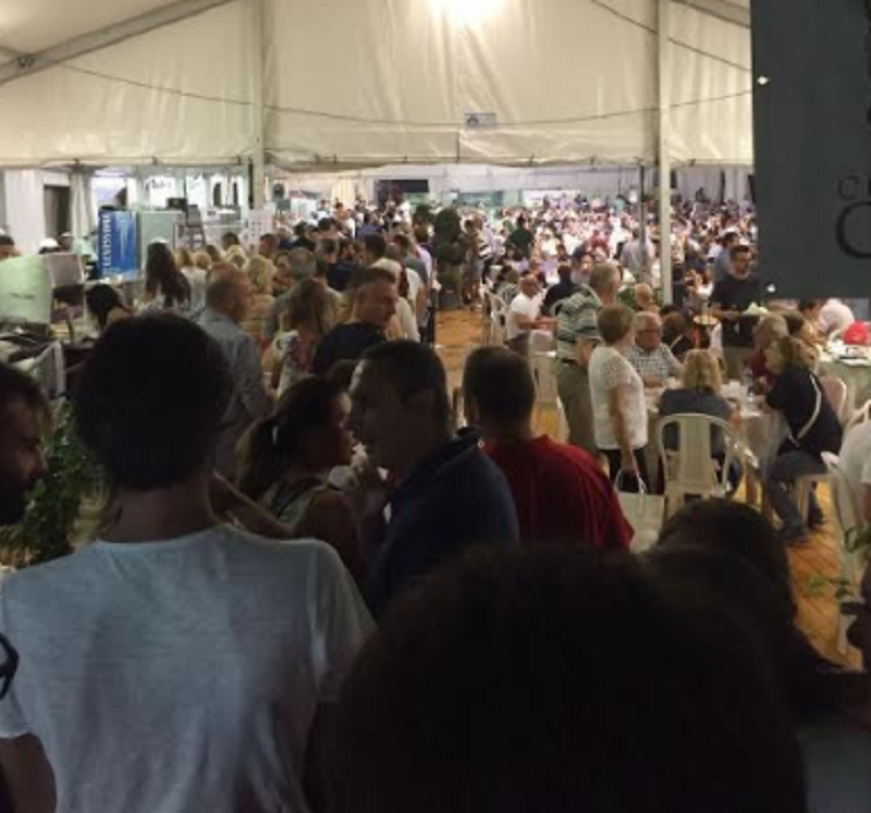 Sant’Abbondio fa il pieno di comaschi e turisti