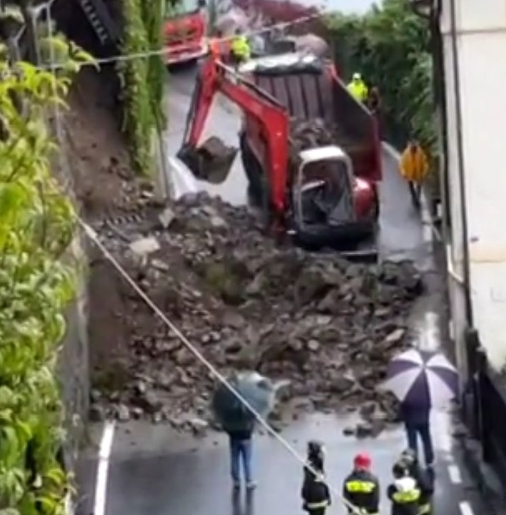 Frana ad Argegno: Regina riaperta a senso unico alternato