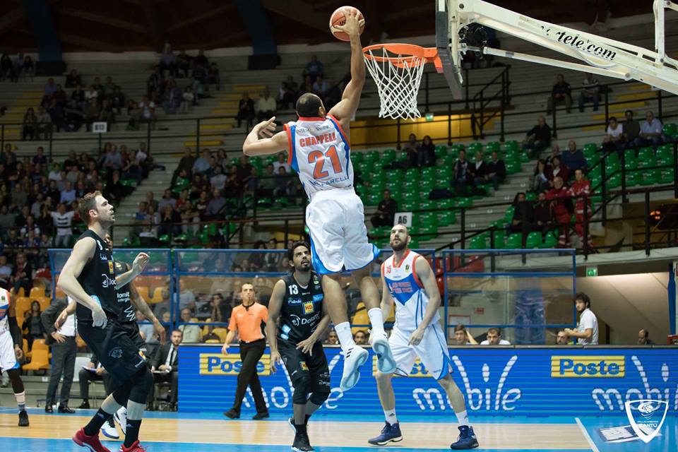 Pallacanestro Cantù: Chappell al top