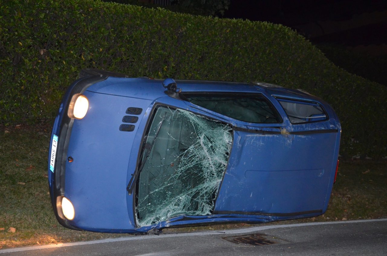 Ribaltamento auto Uggiate, un ferito FOTO