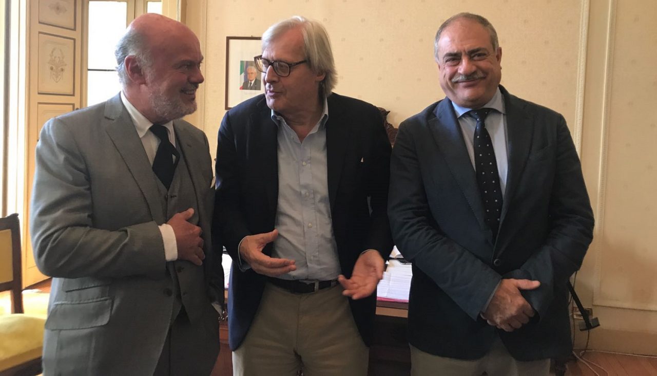 Vittorio Sgarbi a Como: “Una mostra dell’arte astratta, magari alla Casa del Fascio”
