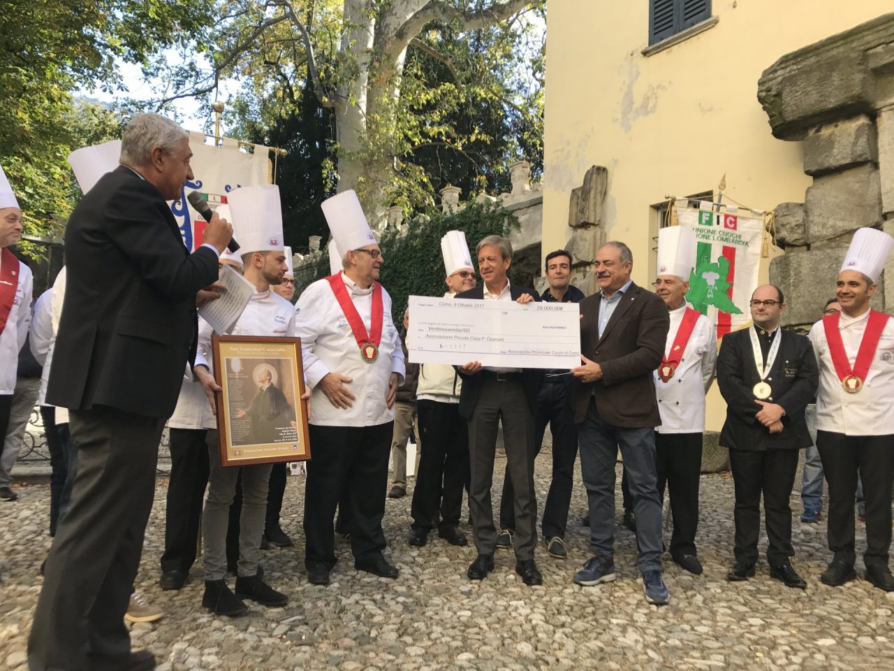 Festa nazionale del cuoco 2017: Landriscina consegna il ricavato della fiera di Sant’Abbondio