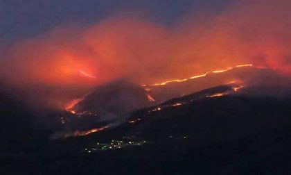 Incendio sul Monte San Primo, evacuata una stalla