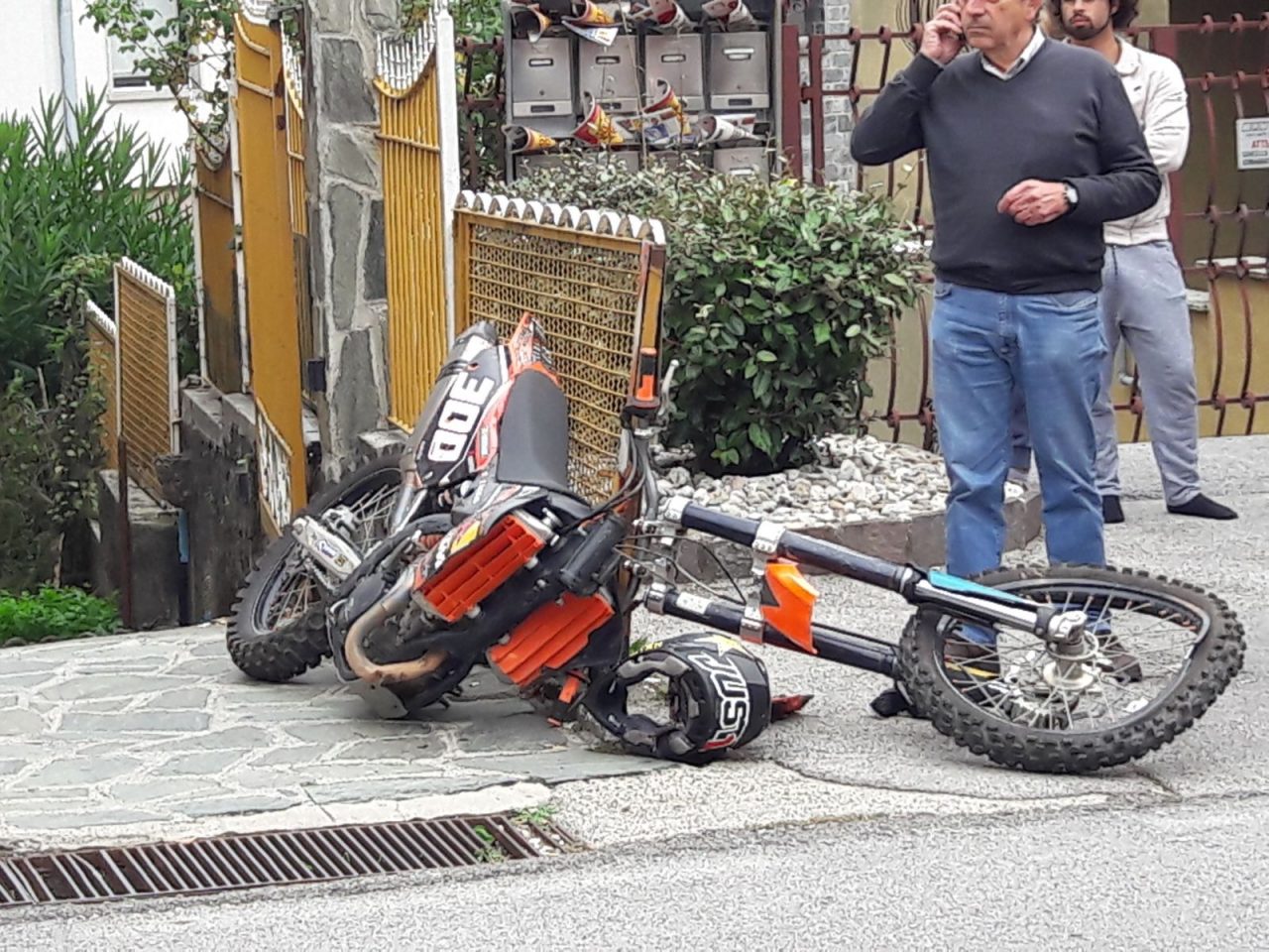 Cade dalla moto: gravissimo un quindicenne