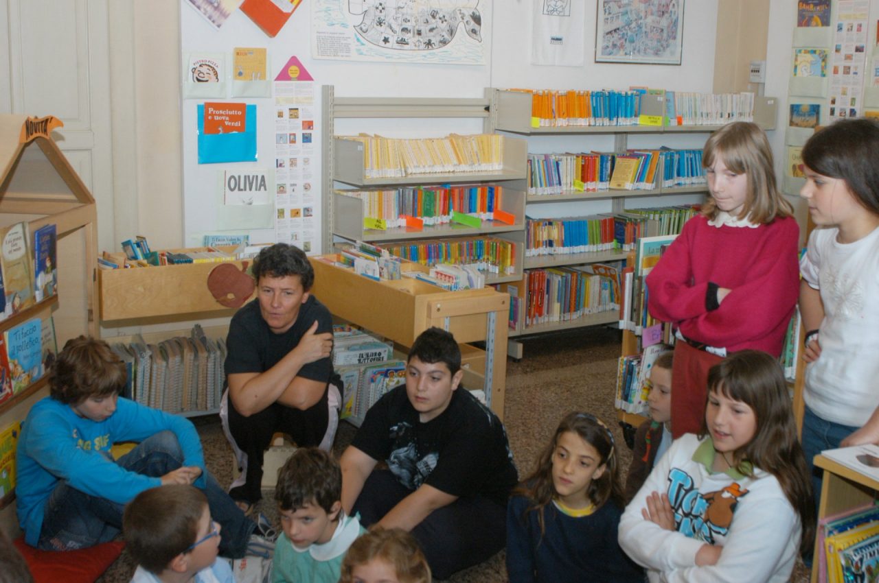 Biblioteca Erba, riprendono le letture rivolte ai bambini