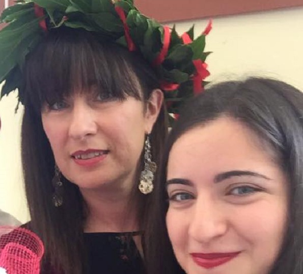 Mamma e figlia insieme all’università, ora festeggiano la laurea