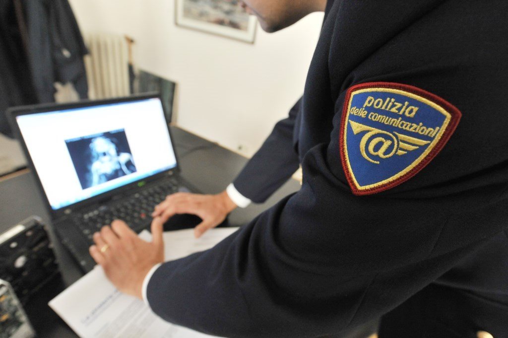Pedofilia, estradato un minorenne dopo l’arresto di un uomo
