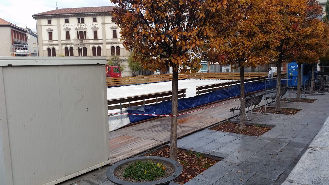 Pista pattinaggio quasi pronta